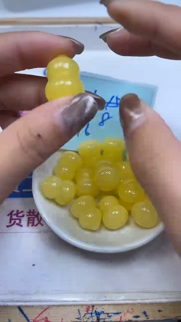 裸石蜜蜡未镶嵌A1796 蜜蜡 通孔葫芦1个8元