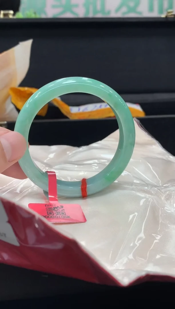 未镶嵌手镯翡翠翡翠手镯