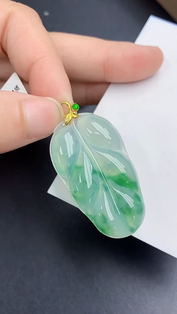 颈饰18K金镶嵌翡翠天然缅甸A货百元以上9元证书费自理