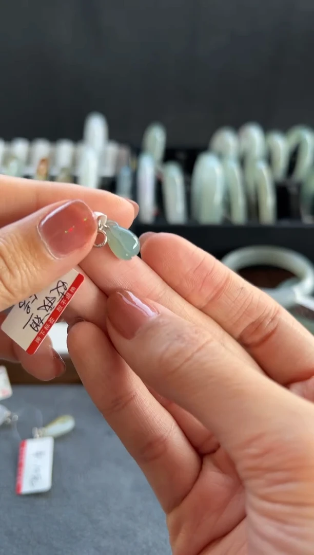 【闪购商品】翡翠吊坠(不含链)未镶嵌435号