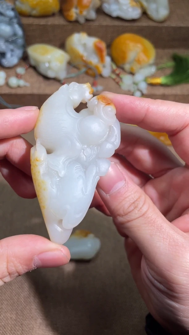 未镶嵌和田玉挂件和田玉