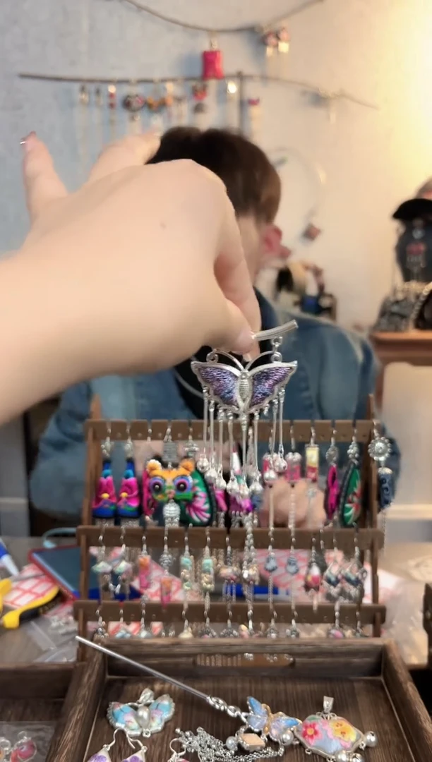 织绣彩云南阁非遗老绣饰品110