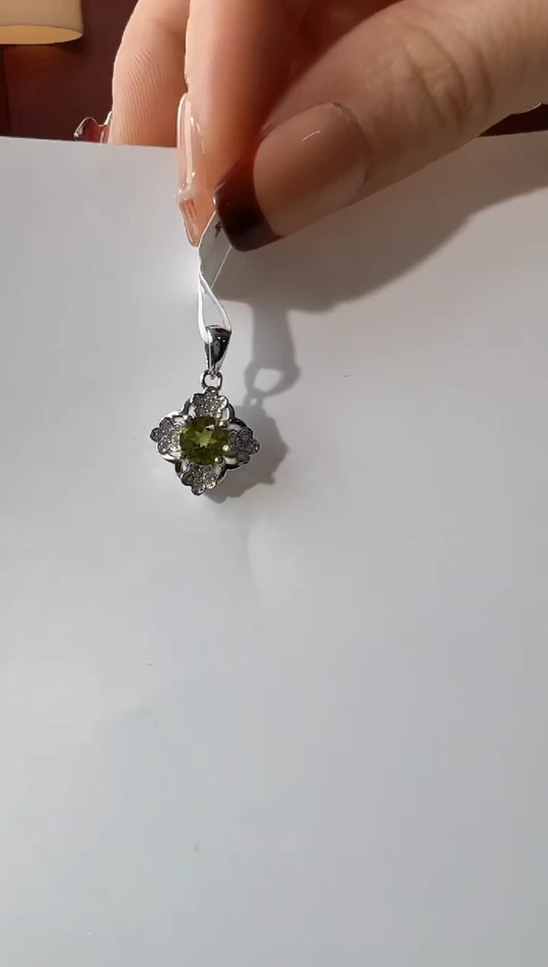 【闪购商品】橄榄石颈饰银S925镶嵌KT24050320