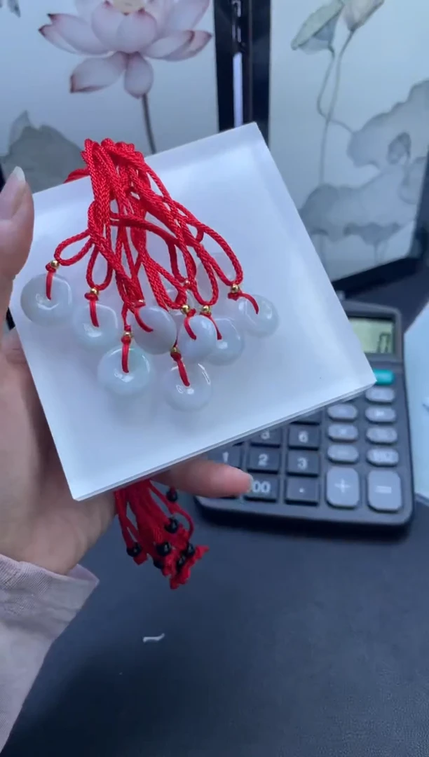 未镶嵌手镯定制翡翠心****媚手镯