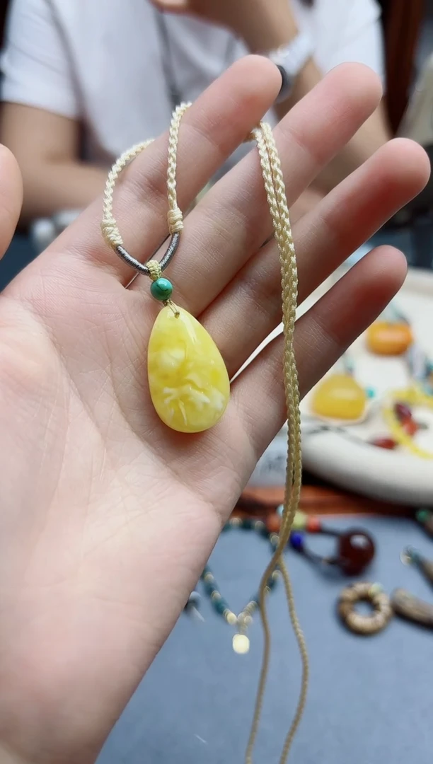 未镶嵌颈饰蜜蜡蜜蜡水滴吊坠YX