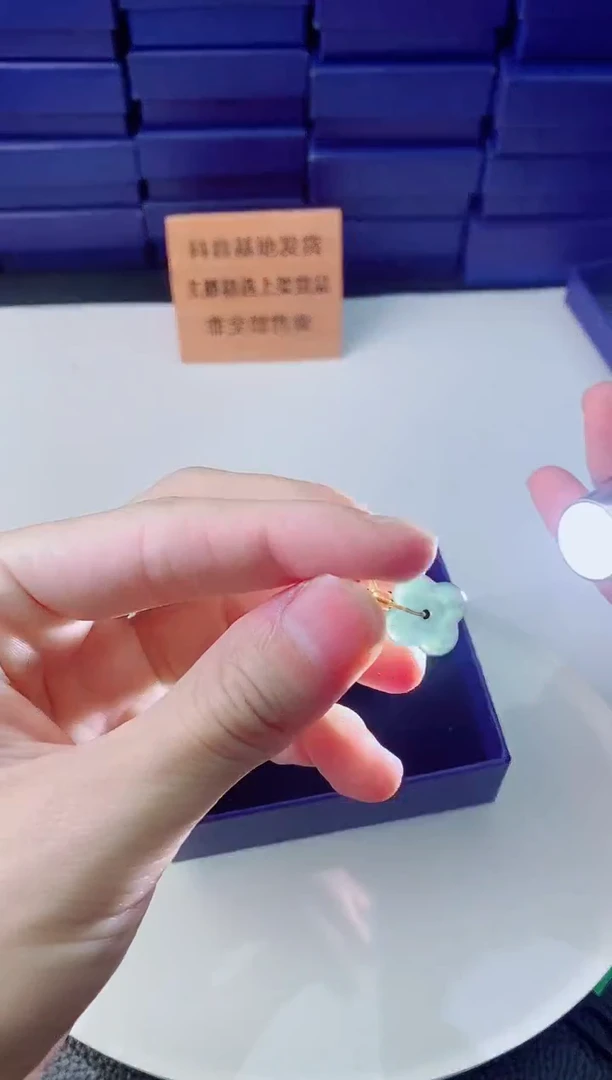 翡翠未镶嵌颈饰1111111111