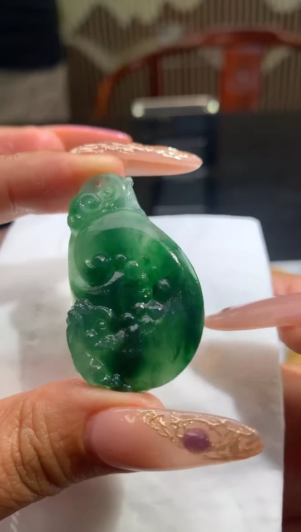 未镶嵌定制翡翠艾**格翡翠