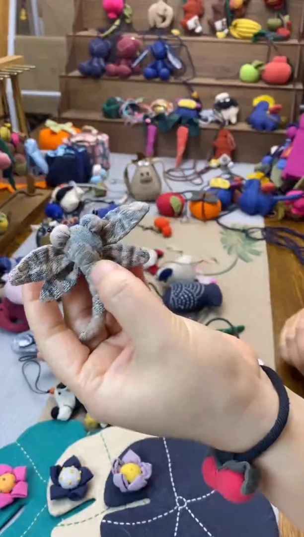 布艺蜻蜓胸针 配饰