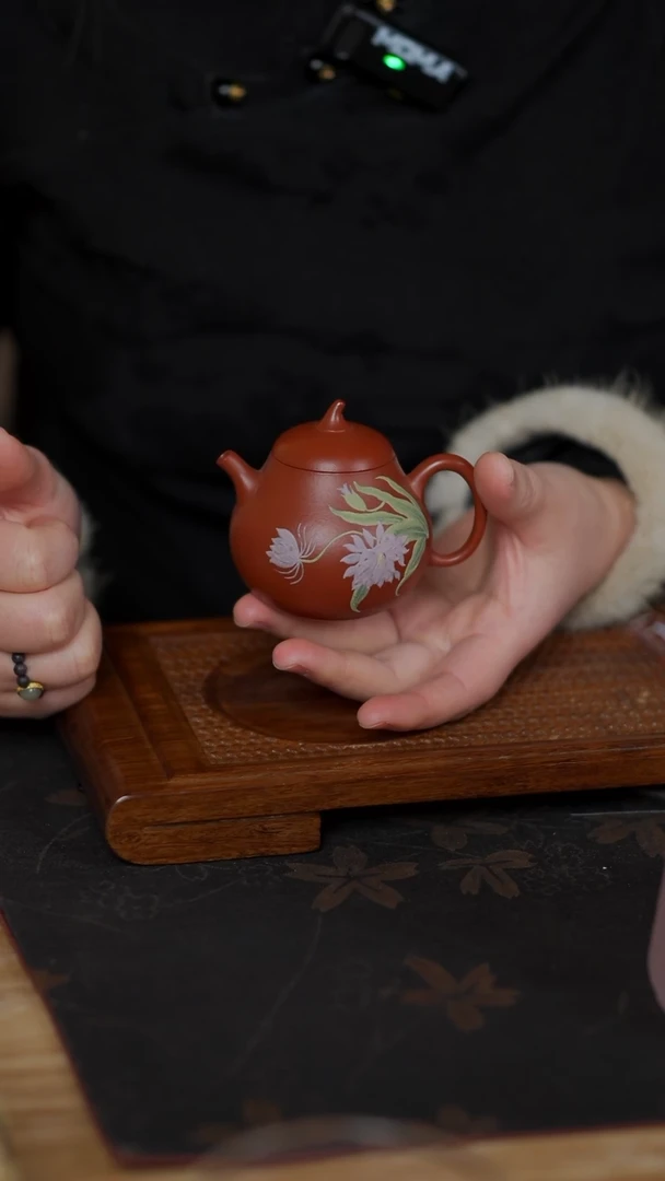【闪购商品】紫砂  堆绘 茄瓜壶