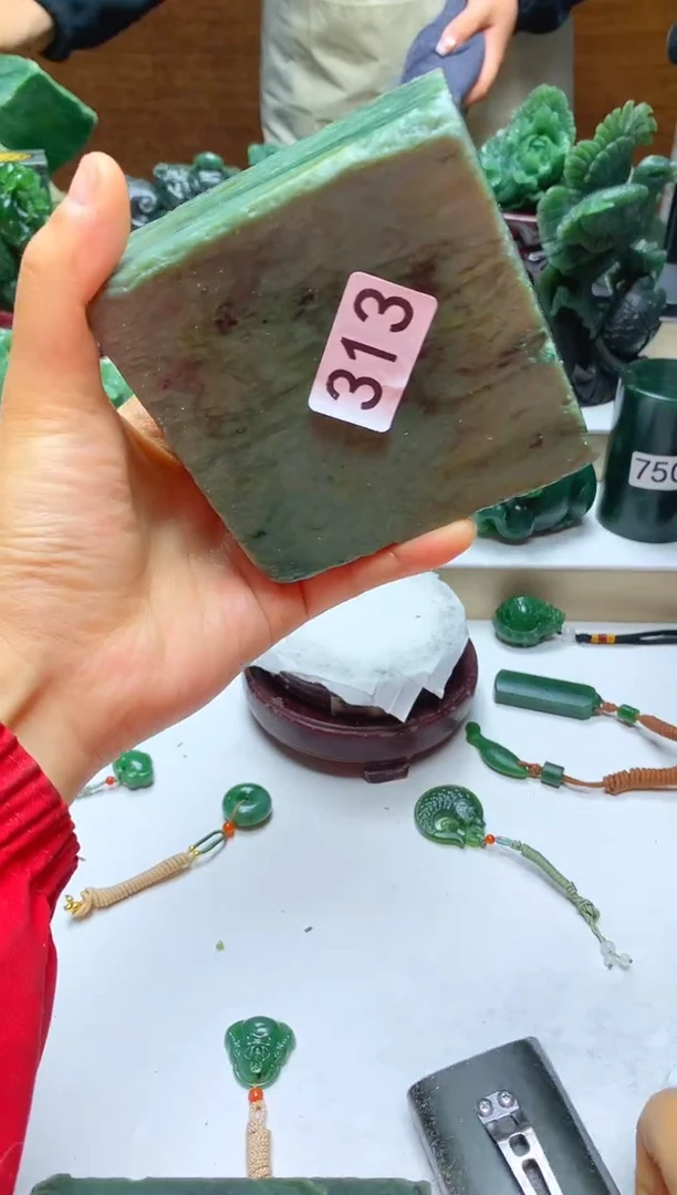 未镶嵌和田玉摆件1