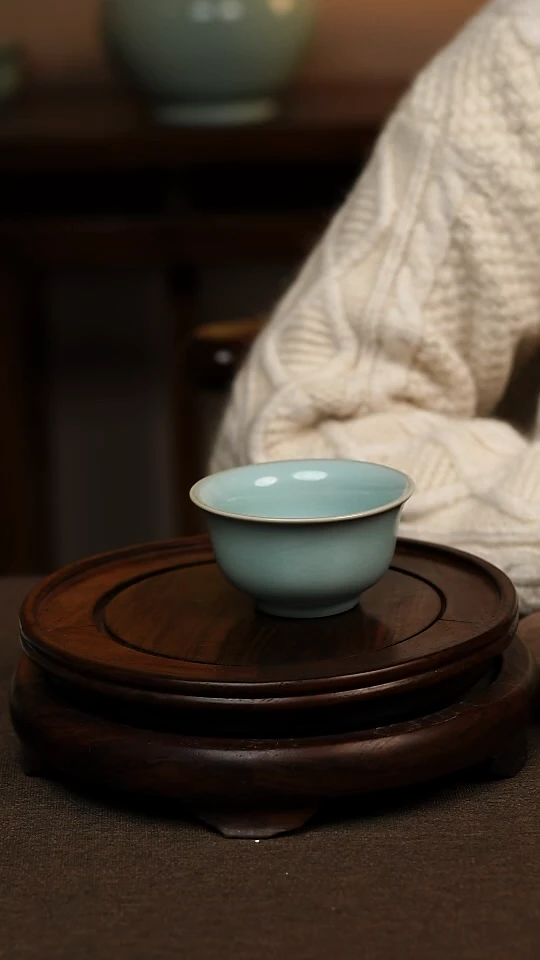 瓷片天青色压手杯80ml微瑕不带礼盒