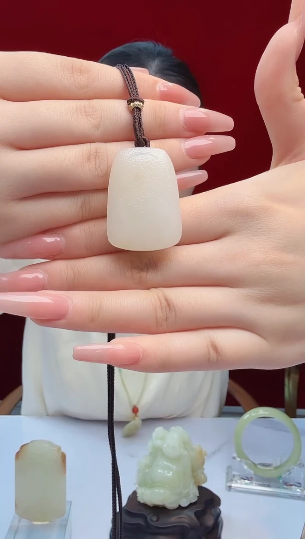 未镶嵌和田玉挂件闪购 糖白平安牌