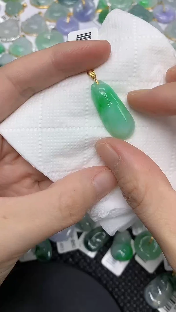 颈饰18K金镶嵌翡翠11111111