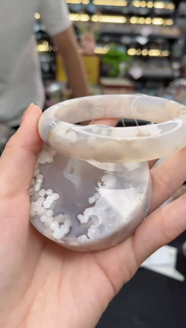 【闪购商品】石英质玉手镯未镶嵌65圈口（赠品镯心）3600050