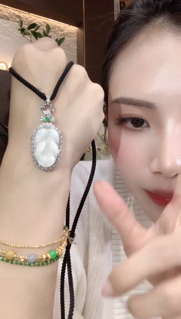 吊坠(不含链)18K金镶嵌翡翠C62