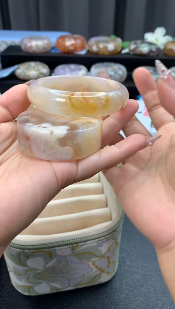 未镶嵌手镯石英质玉（57-58圈口）赠送镯心