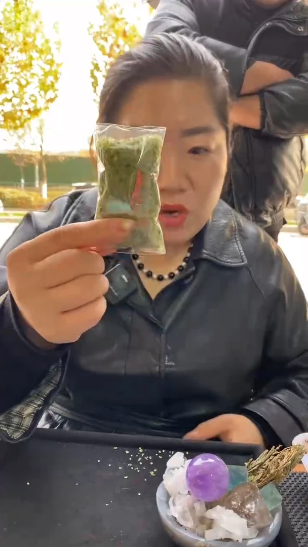 未镶嵌碎石橄榄石橄榄石碎石100g一袋多样性发货