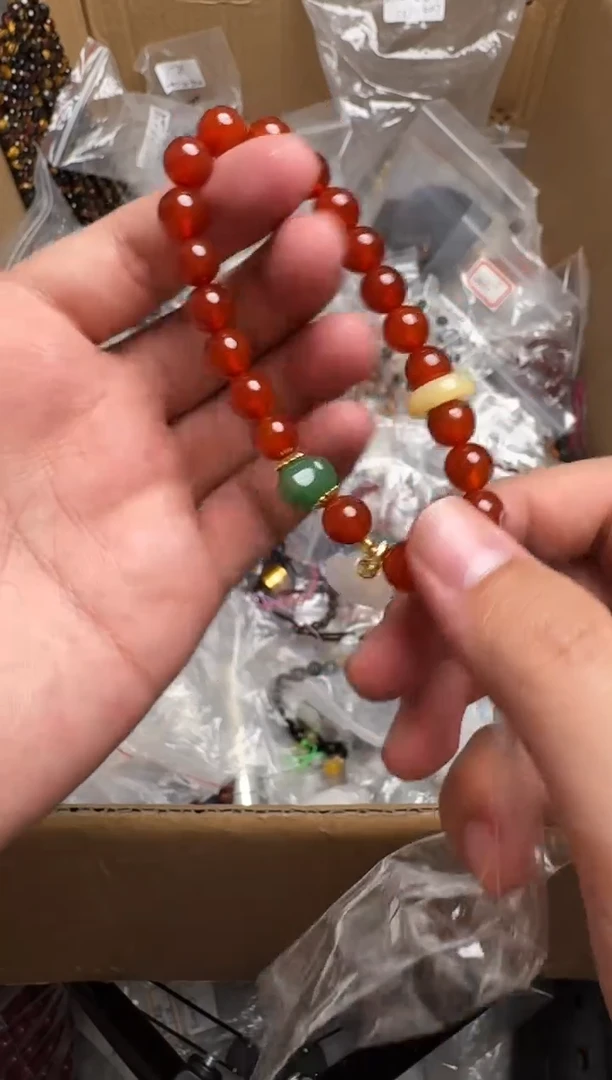 水晶手串未镶嵌上