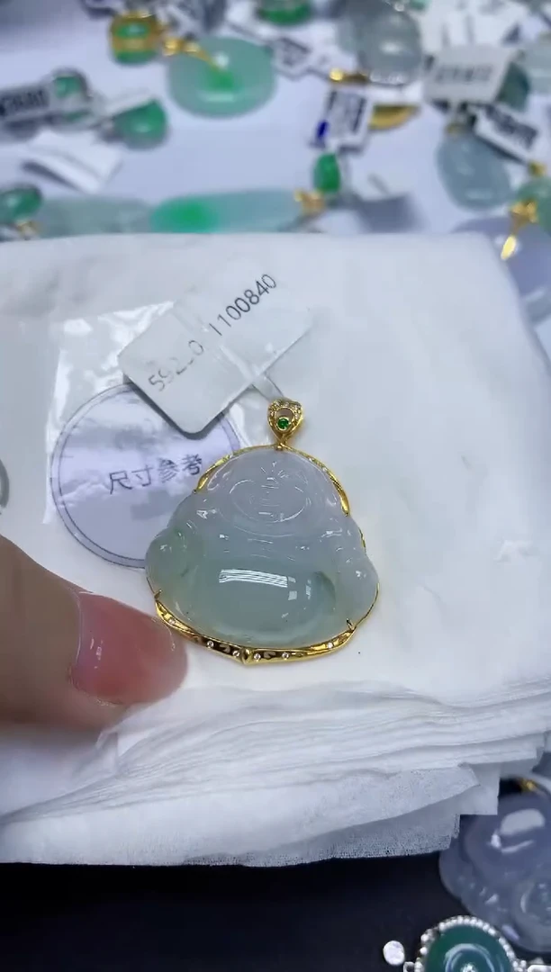 颈饰18K金镶嵌翡翠天然缅甸翡翠A货多样性发一件