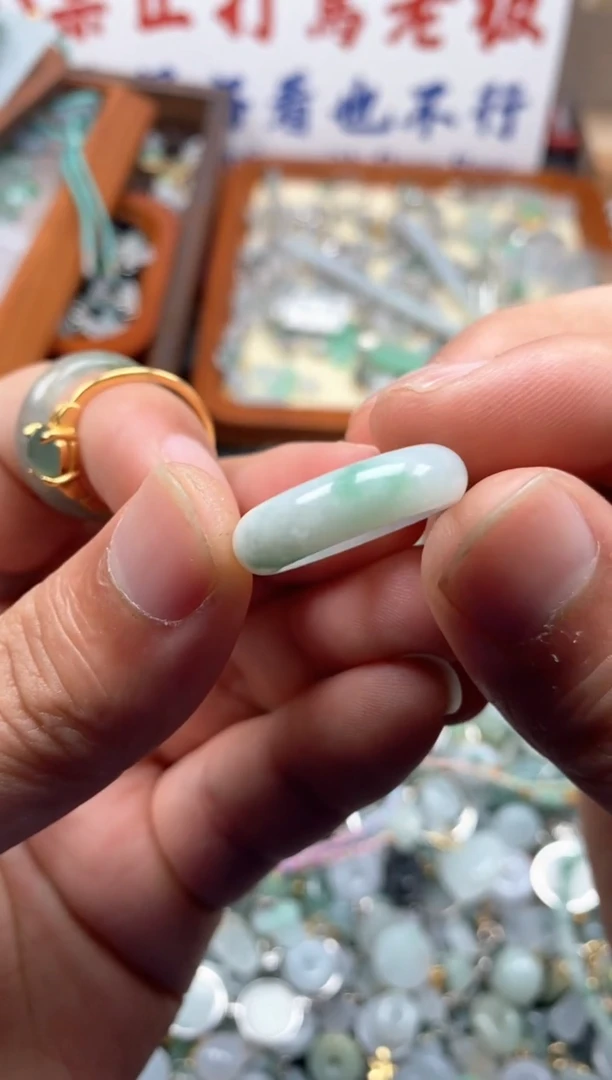 【闪购商品】翡翠颈饰未镶嵌哥哥