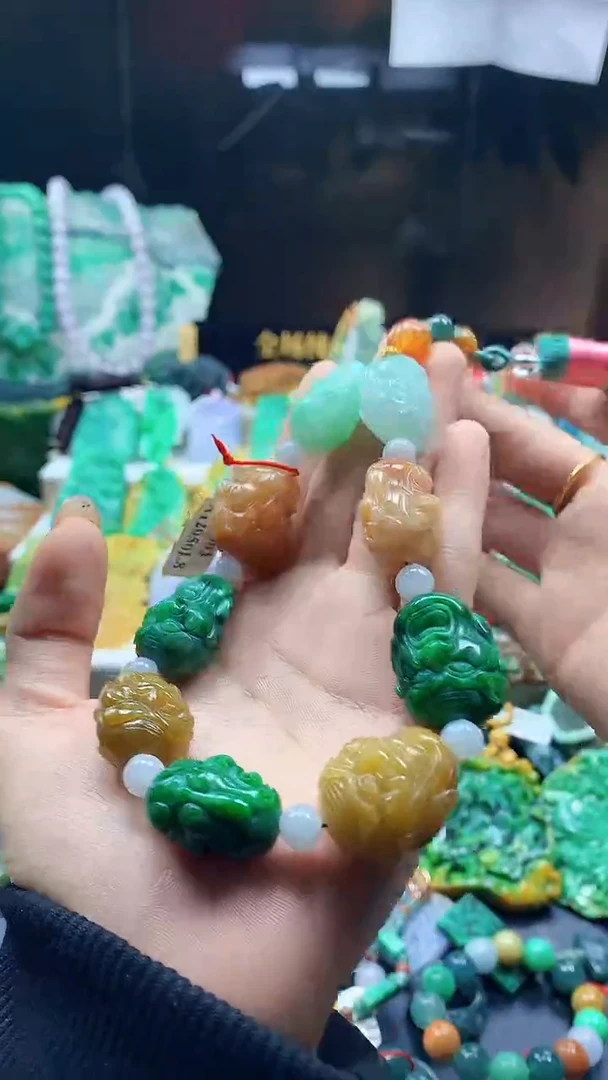 颈饰未镶嵌翡翠悠*天然缅甸翡翠a货