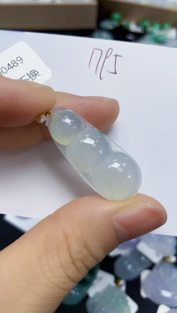 翡翠18K金镶嵌颈饰天然缅甸翡翠A货