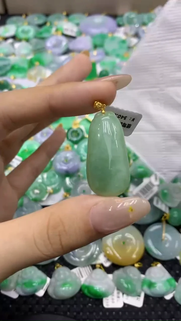 颈饰未镶嵌翡翠天然缅甸翡翠A货