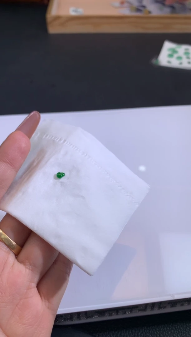 【闪购商品】定制翡翠未镶嵌翡翠