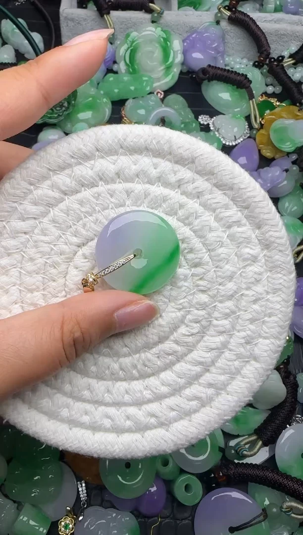 颈饰未镶嵌翡翠缅甸翡翠吊坠