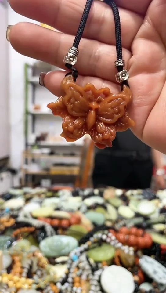 未镶嵌岫玉挂件