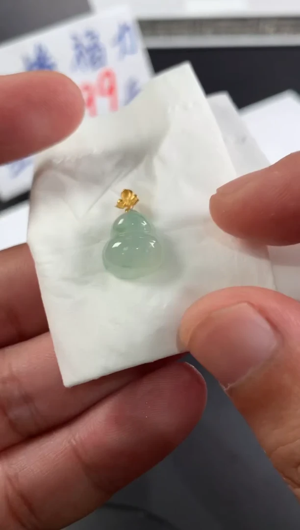 颈饰18K金镶嵌翡翠@*?翡翠