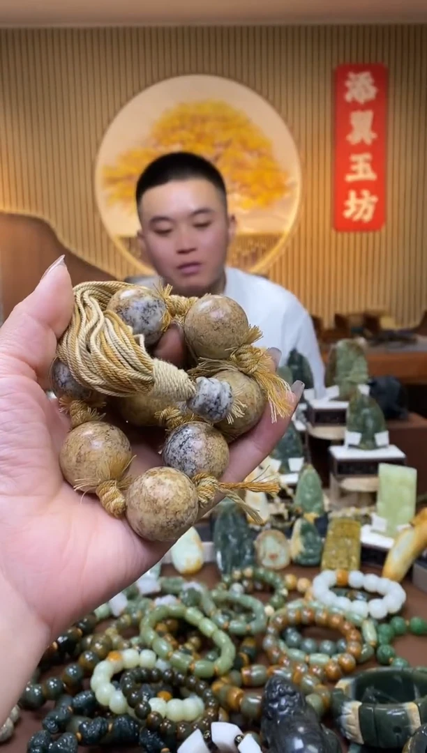 【闪购商品】和田玉手持未镶嵌多样性随机发一