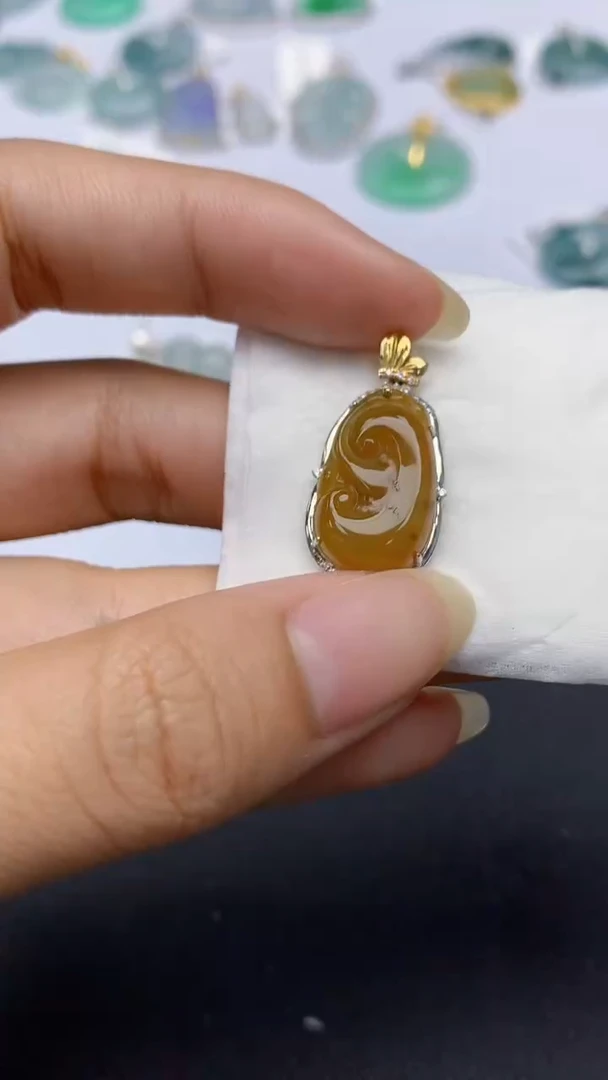 翡翠18K金镶嵌颈饰天然缅甸a货翡翠百元以上9元证书费自理