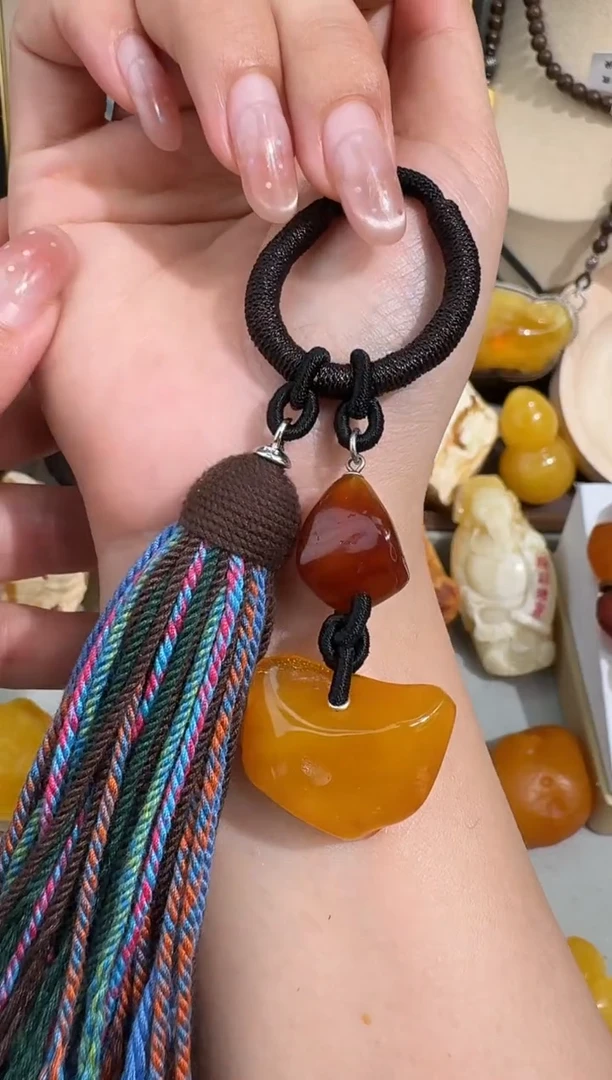 未镶嵌琥珀裸石會****琴琥珀