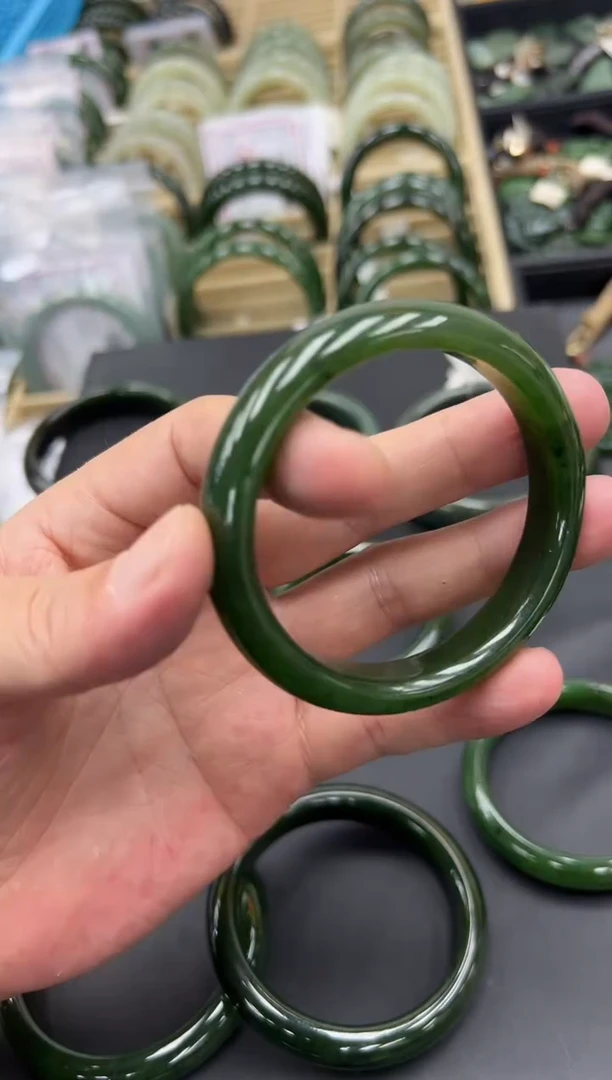 颈饰未镶嵌和田玉手镯55