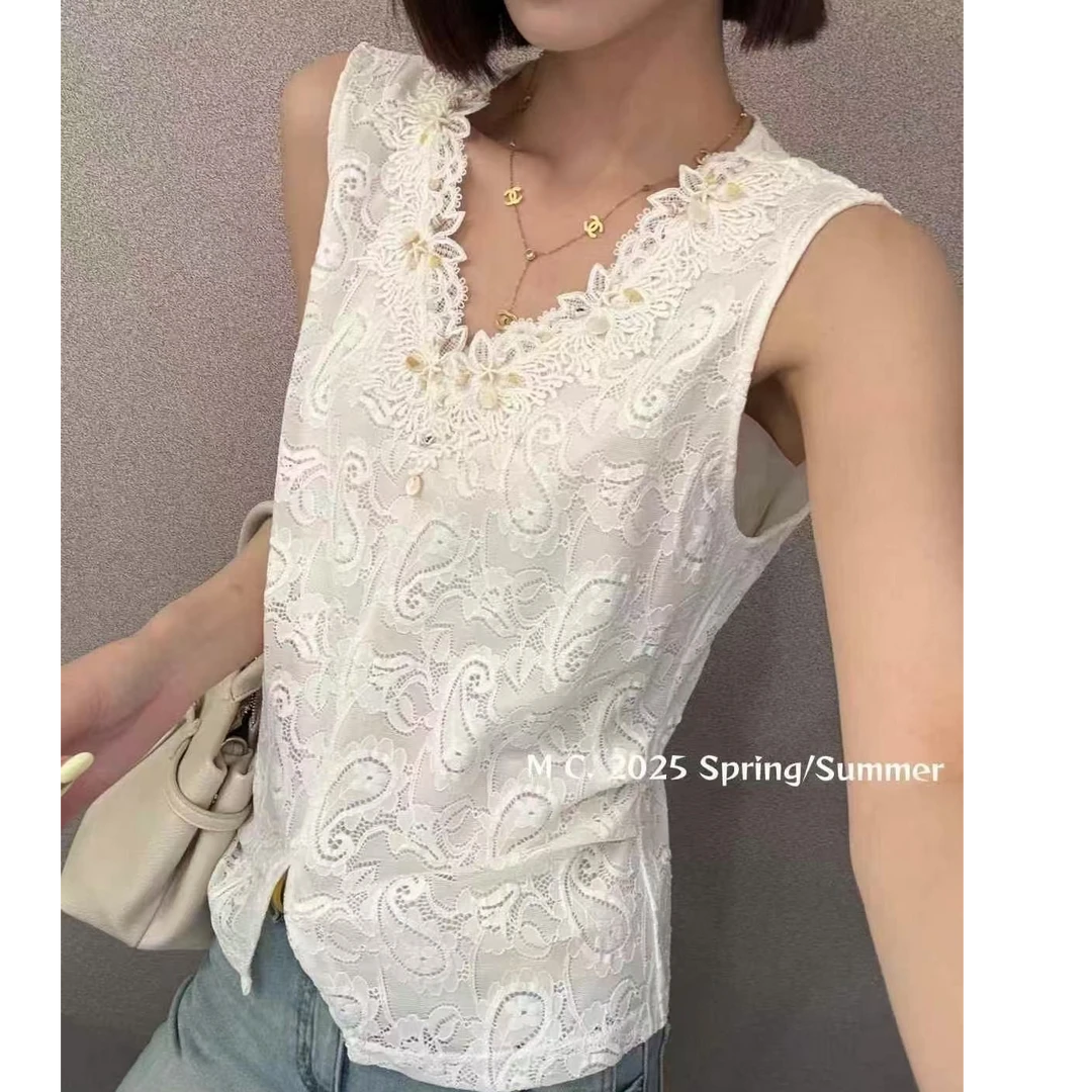 ATTACHMENT 209无袖蕾丝V领上衣