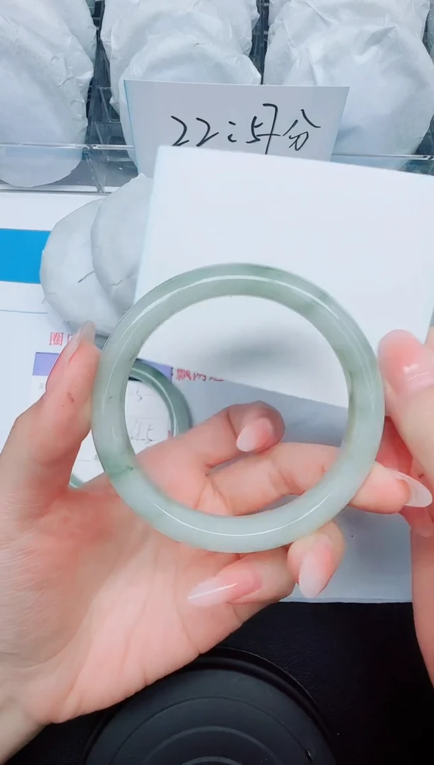 石英质玉手镯未镶嵌16/60.1