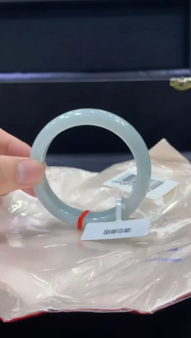 未镶嵌手镯翡翠翡翠手镯
