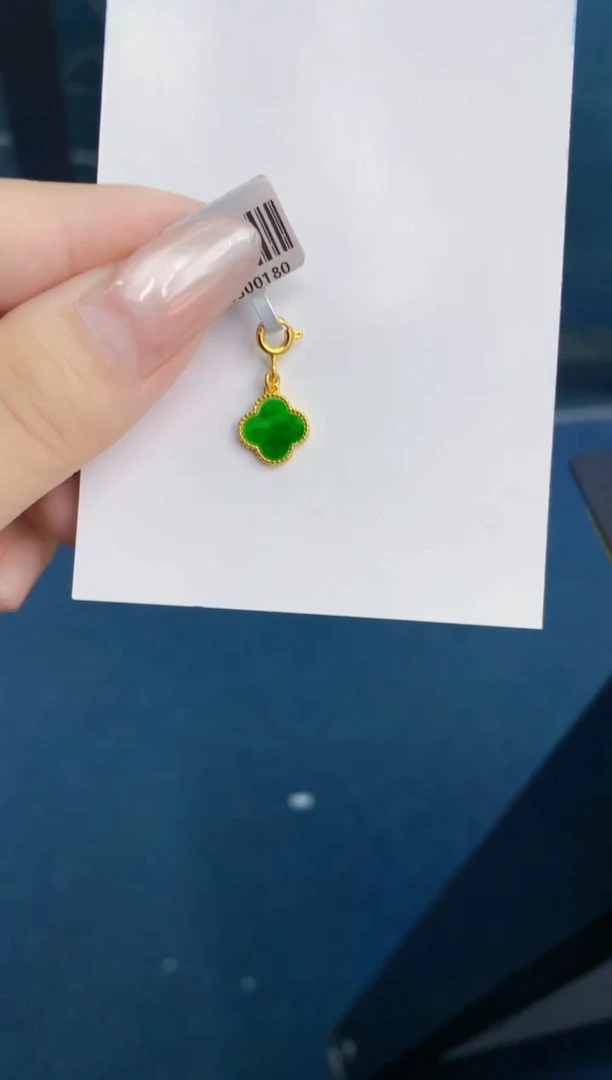 翡翠未镶嵌颈饰1