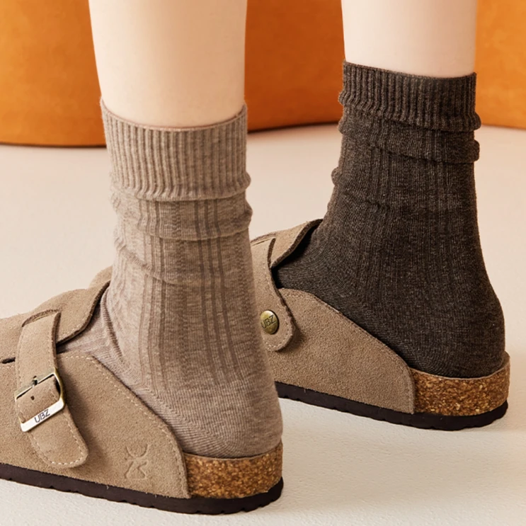 咖色袜子女士秋冬季中筒堆堆袜纯色棉月子松口配勃肯鞋无骨jk长袜