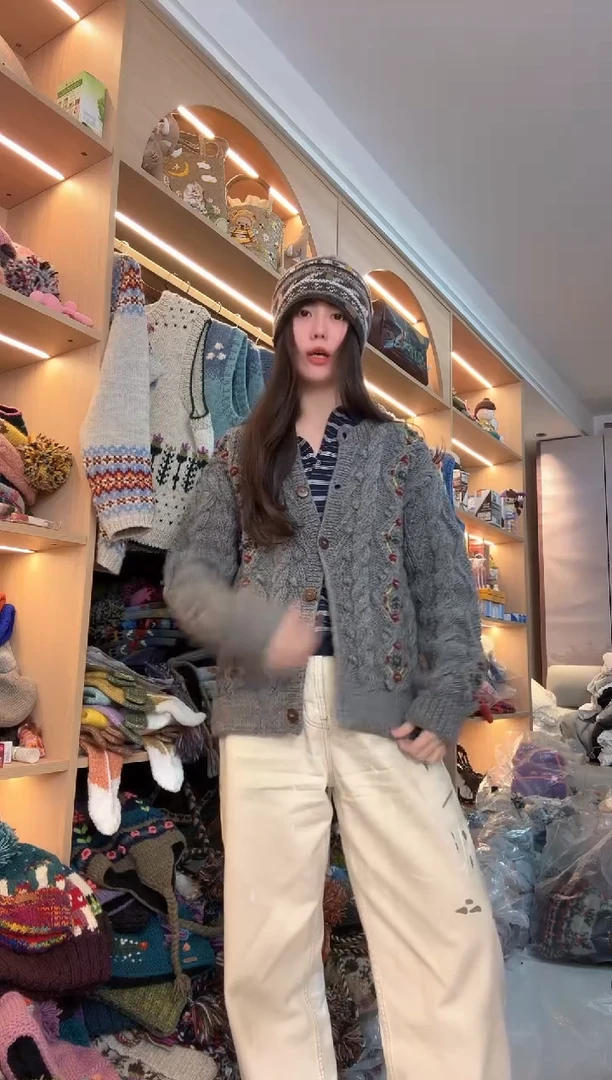 羊毛灰色开衫麻花毛衣90-150斤