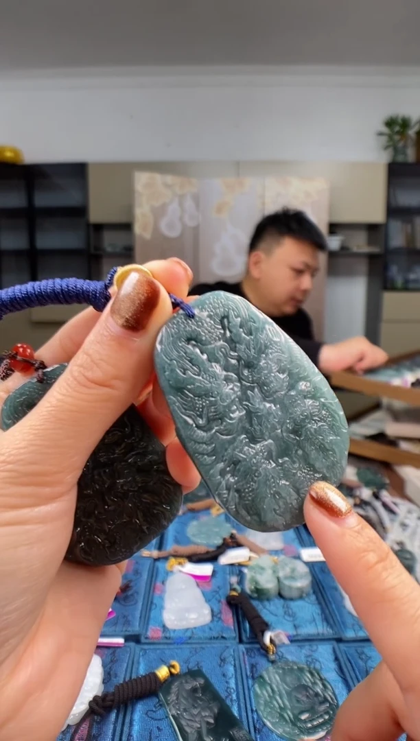 颈饰未镶嵌翡翠多样性发其一