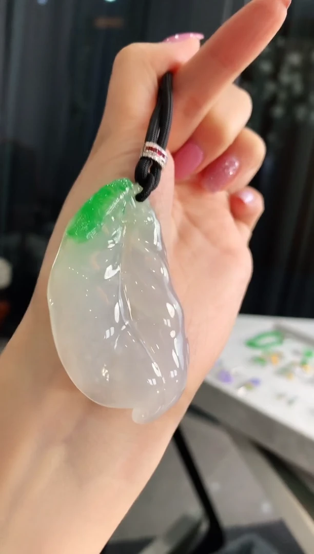 【闪购商品】翡翠颈饰18K金镶嵌吊坠