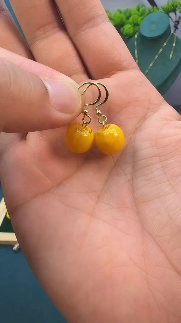 14K金镶嵌蜜蜡耳饰E01