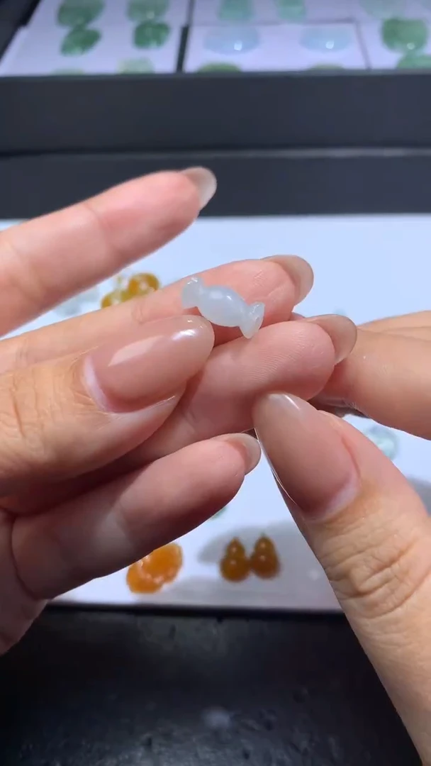 未镶嵌定制翡翠毛货