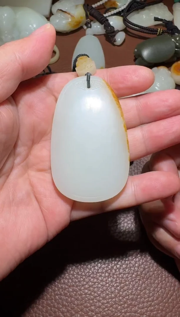 未镶嵌和田玉挂件枫*和田玉