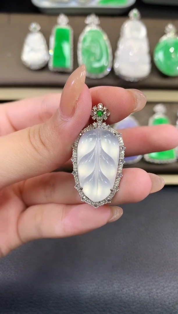 翡翠18K金镶嵌吊坠(不含链)夏日珠宝C36