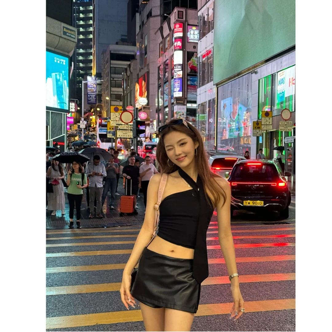 法式设计感黑色露肩独特精致挂脖吊带背心上衣女百搭半身裙套装