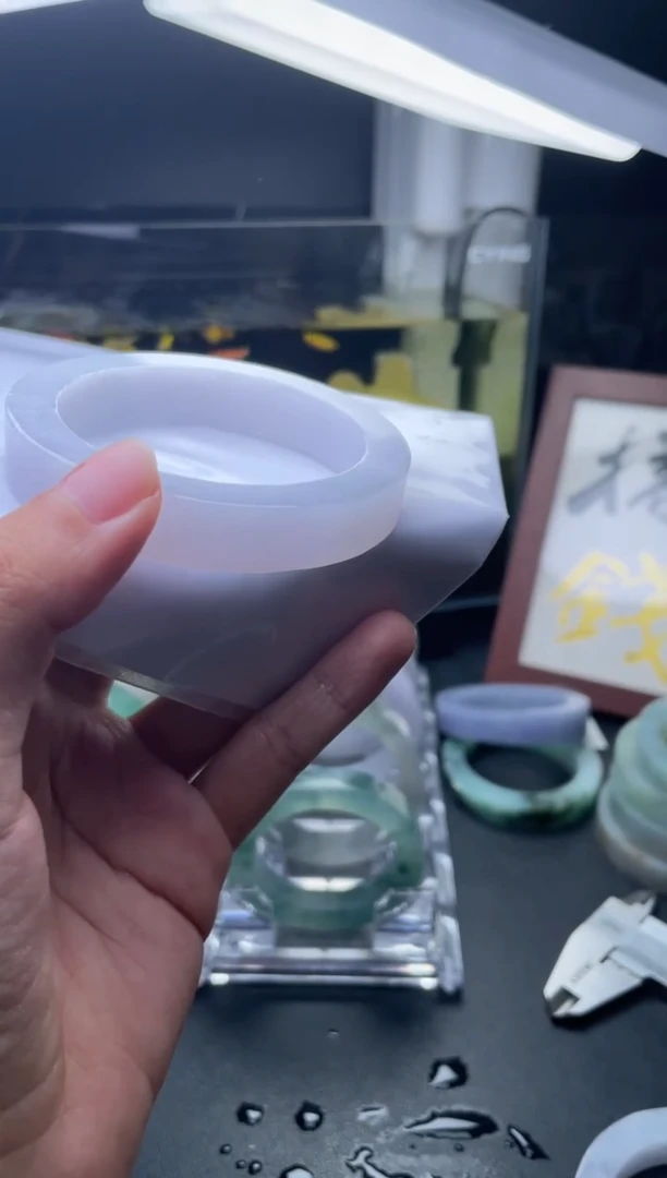 未镶嵌毛胚手镯定制翡翠毛胚定制