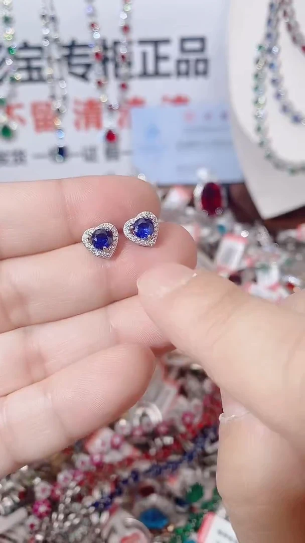 耳饰蓝宝石未镶嵌